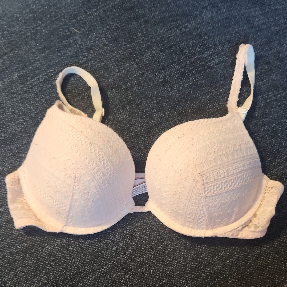 Victoria's Secret Light Pink Lace Bra